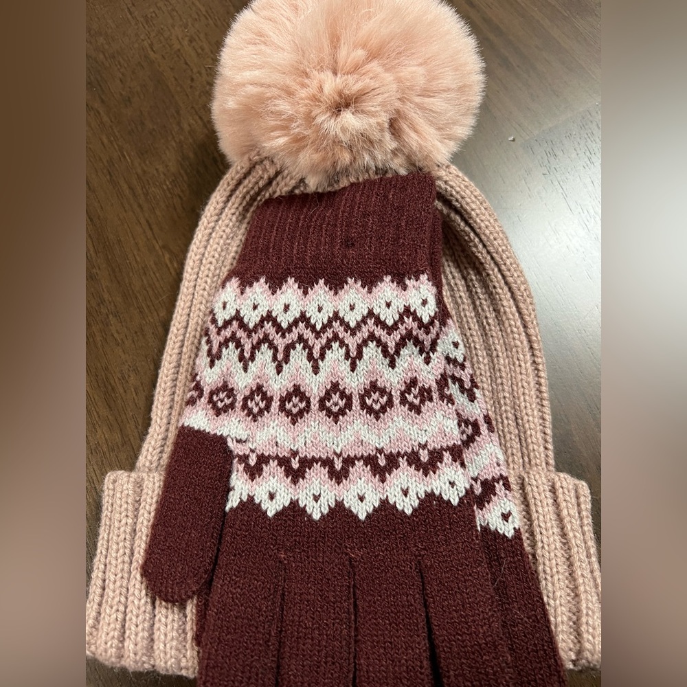 Maurice’s Pompom Hat and gloves
